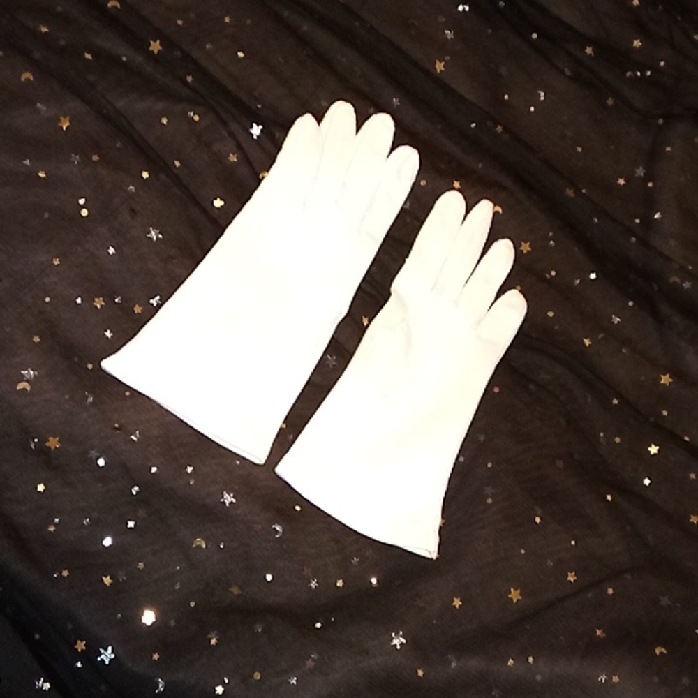 Gloves - Picture 4 of 4